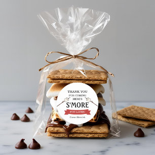 Ein glücklicher Camper-Jungengeburtstag  Runder Aufkleber