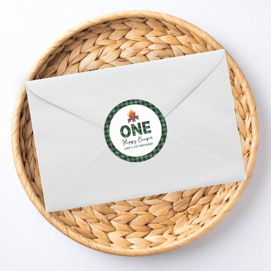 Ein glücklicher Camper wird Eins Runder Aufkleber