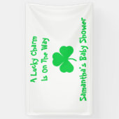 Ein glücklicher Charm ist unterwegs Banner (Vertikal)