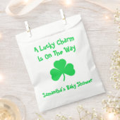 Ein glücklicher Charm ist unterwegs Geschenktütchen (Ausgeschnitten)