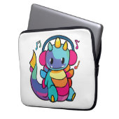 Ein glücklicher Drache mit Kopfhörern, der Musik h Laptopschutzhülle (Vorderseite Links)