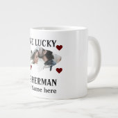 Ein glücklicher Fischer, der ein Paar Fische zusam Jumbo-Tasse (Vorderseite Rechts)