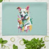 Ein glücklicher Hund, der ein Eis isst Geschirrtuch (Gefaltet)