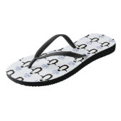 Ein glücklicher Pinguin Badesandalen (Schrägansicht)