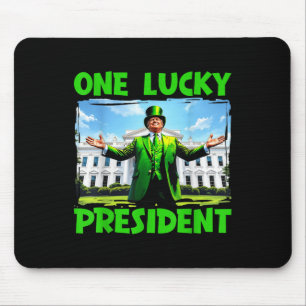 Ein glücklicher Präsident Trump St Patricks Day Ir Mousepad