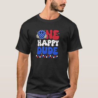 Ein glücklicher Typ lächelt Gesicht glücklich 4. J T-Shirt