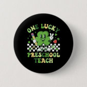 Ein Glücks-Gnomentoilettenlehrer St Patricks Day Button (Vorderseite)