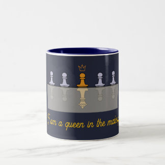 Ein goldener Pflaster, der als Königin bestimmt is Zweifarbige Tasse