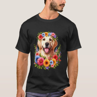 Ein goldener Retriever Hund mit schöner farbenfroh T-Shirt