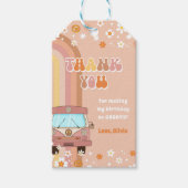 Ein Groovy Retro Rainbow 1. Geburtstag Geschenkanhänger (Vorderseite)