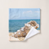 Ein großer Muschel am Kavala-Strand mit klarem, bl Badhandtuch Set (Waschlappen)
