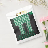 ein grün-schwarzes Muster mit einem Baum in der Mi Geschenktütchen (Versiegelt)