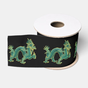 Ein grüner Drache mit Goldordnung Ripsband