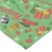 Ein grünes Icon-Muster in der Weihnachtsgeschichte Tischdecke (Schrägansicht)