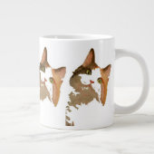 Ein grünes Mit Augen Calico Katze Kunstportrait Jumbo-Tasse (Rechts)