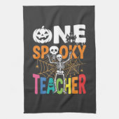 Ein gruseliger Halloween-Lehrer-Design_1 Geschirrtuch (Vertikal)