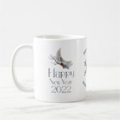 Ein Halbmond, Kiefernfüße. Frohes neues Jahr 2022 Kaffeetasse (Links)