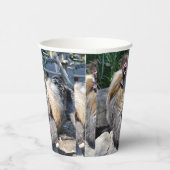 Ein hässliches, flauschiges Huhn, Pappbecher (Rechts)