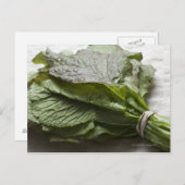 Ein Haufen frischer Senf-Grüntöne aus dem Bauer Postkarte (Vorne/Hinten)