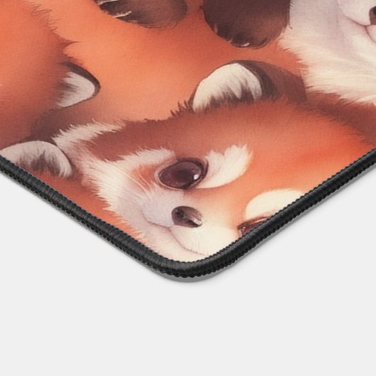 Ein Haufen roter Pandas Schreibtischunterlage (Ecke)