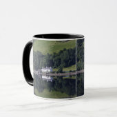 Ein Haus entlang dem Wasser Tasse (Vorderseite Links)