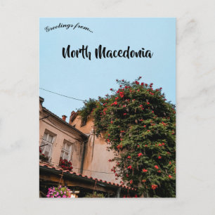 Ein Haus und Blumen in Nordmazedonien Postkarte