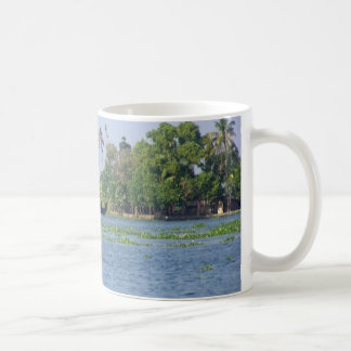 Ein Hausboot in den Stauwassern in Kerala Kaffeetasse