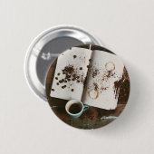 Ein heißer Schlammkaffee mit festem Buch und Bohne Button (Vorne & Hinten)