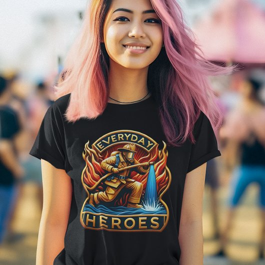 Ein Heldenschlacht: Feuerwehrleute, die Flammen sp T-Shirt