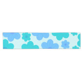Ein helles Himmel-Kühles-Blumen-Design Kurzer Tischläufer (Horizontal)