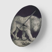 Ein herumstreichender Tiger (Bleistift auf Papier) Runde Wanduhr (Winkel)
