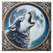 Ein heulender Wolf unter einem leuchtenden Vollmon Fliese (Vorderseite)