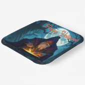 Ein Hexenmeister bricht ein Halloween-Party auf Pappteller (Gewinkelt)