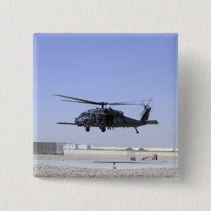 Ein HH-60G Pave Hawk startet vom Camp Bastio Button
