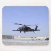 Ein HH-60G Pave Hawk startet vom Camp Bastio Mousepad (Vorne)