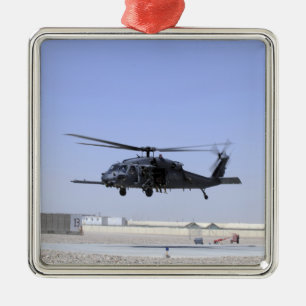 Ein HH-60G pflastern den Falken, der vom Lager Silbernes Ornament