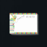 Ein Hinweis von Lehrer mit einem Bookworm Post-it Klebezettel<br><div class="desc">Dieses Post-it® Note-Pad enthält eine Grafik eines niedlichen Bücherwurms,  der auf einem Stapel Bücher sitzt. Die Post-it®-Note wird mit primär farbigen Streifen oben und unten betont. Oben auf dem Pad steht "EIN HINWEIS AUS" mit anpassbarem Text für den Namen des Lehrers. Das wäre ein großartiges Geschenk für einen Lehrer.</div>