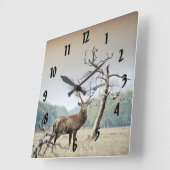 Ein Hirsch und ein Bluebird Quadratische Wanduhr (Winkel)