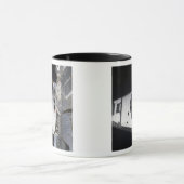 Ein hochwinkeliger Blick auf die Crew Tasse (Zentrum)