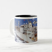 Ein Hubschrauber löscht das Cockpit Zweifarbige Tasse (Vorderseite Links)