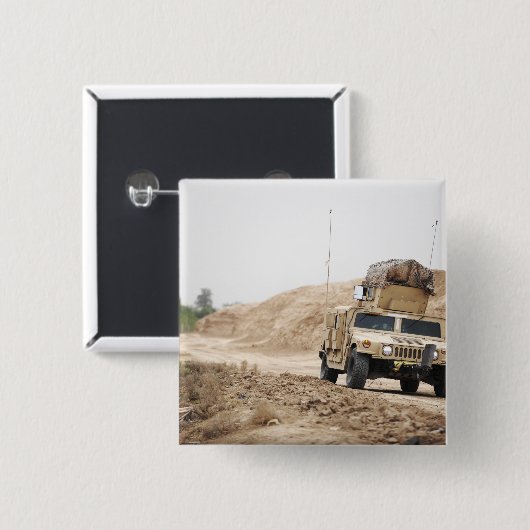 Ein Humvee leitet Sicherheit Button (Vorne & Hinten)