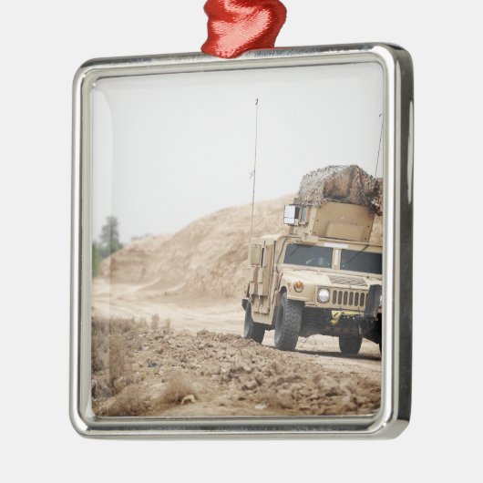 Ein Humvee leitet Sicherheit Silbernes Ornament (Links)