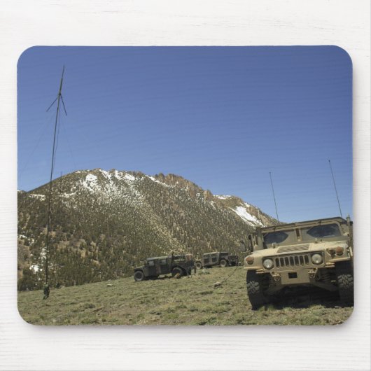 Ein Humvee wird am Ort der erneuten Übermittlung g Mousepad (Vorne)