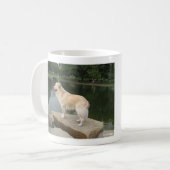 Ein Hund an einem Teich Kaffeetasse (Vorderseite Links)