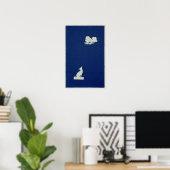 Ein Hund, der auf dem Mond herumhackt Poster (Heimbüro)