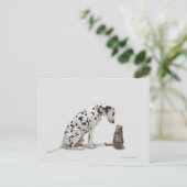 Ein Hund, der eine Katze sieht Postkarte (Stehend Vorderseite)