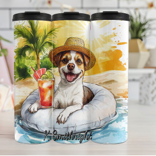 Ein Hund entspannt sich in einem Tube Thermosbecher