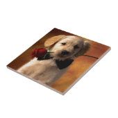 Ein Hund mit einer Blume Fliese (Seite)