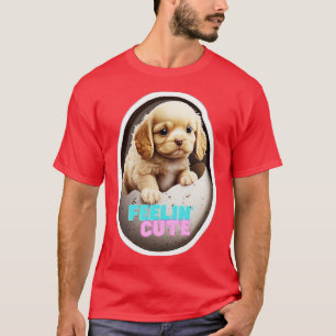 Ein Hund schlüpft aus seinem Ei T-Shirt