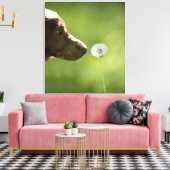 Ein Hund und ein Lüster. Leinwanddruck (Insitu (Wohnzimmer))